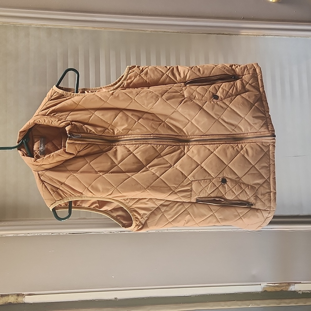 Super cute Vest camel colored sz M